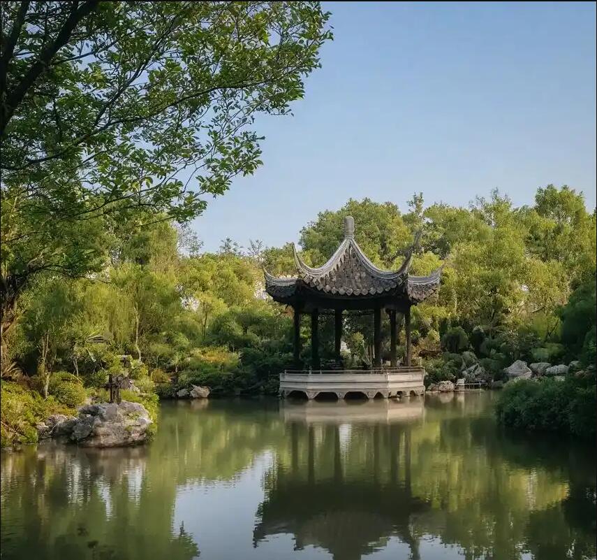 重庆南岸白晴餐饮有限公司